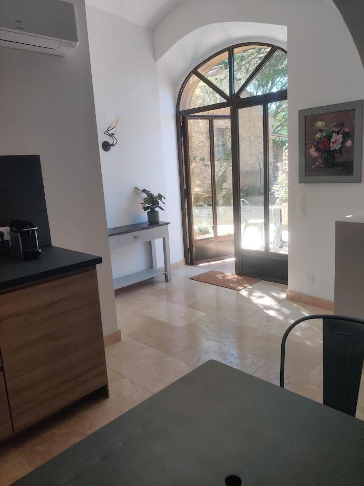 Charme Et Authenticite Dans Une Ferme. Lourmarin Exterior foto
